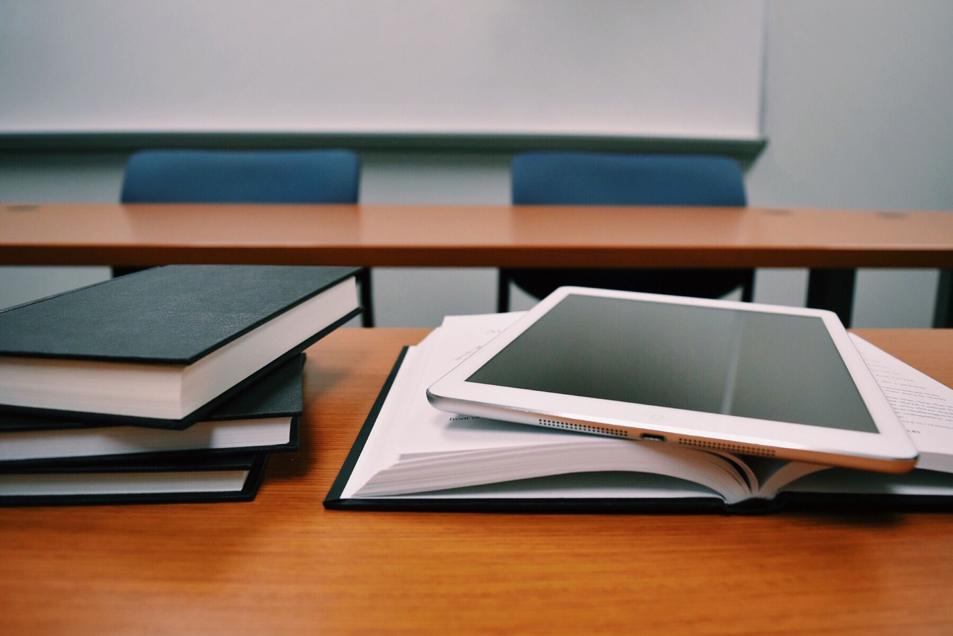 Darmowa platforma do sprzedaży e-booków — którą wybrać?
