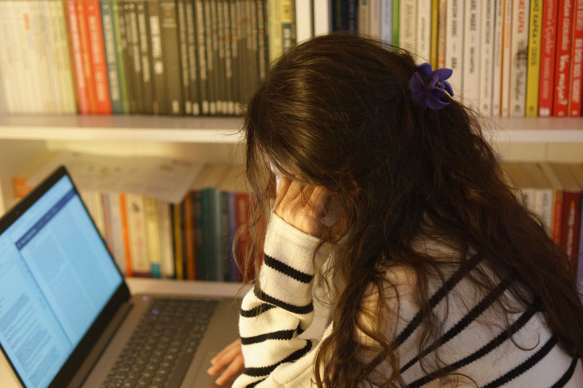Nauka po pracy: jak wcisnąć kurs online w zmęczony wieczór i nie zrezygnować